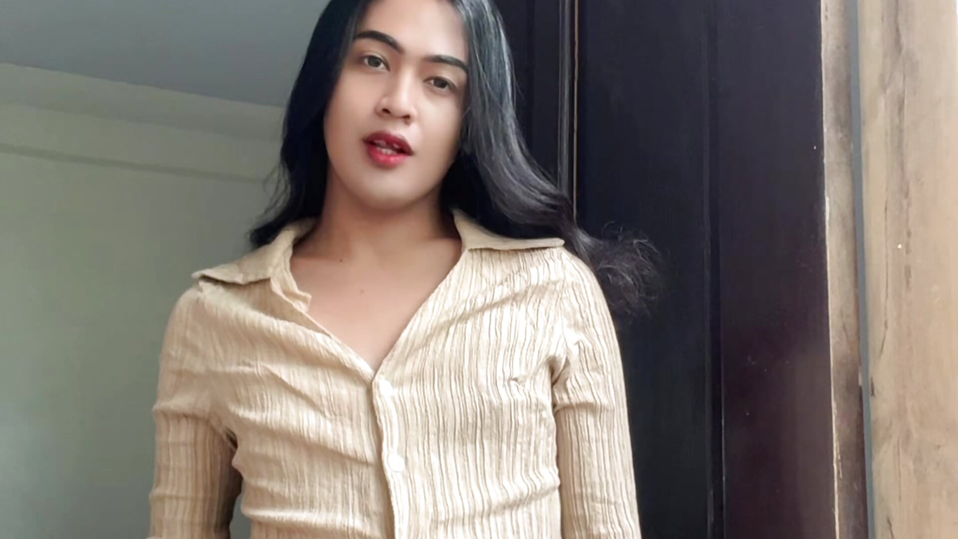 Do I look good?🤍 – video od webkamerové modelky fallon_empress143