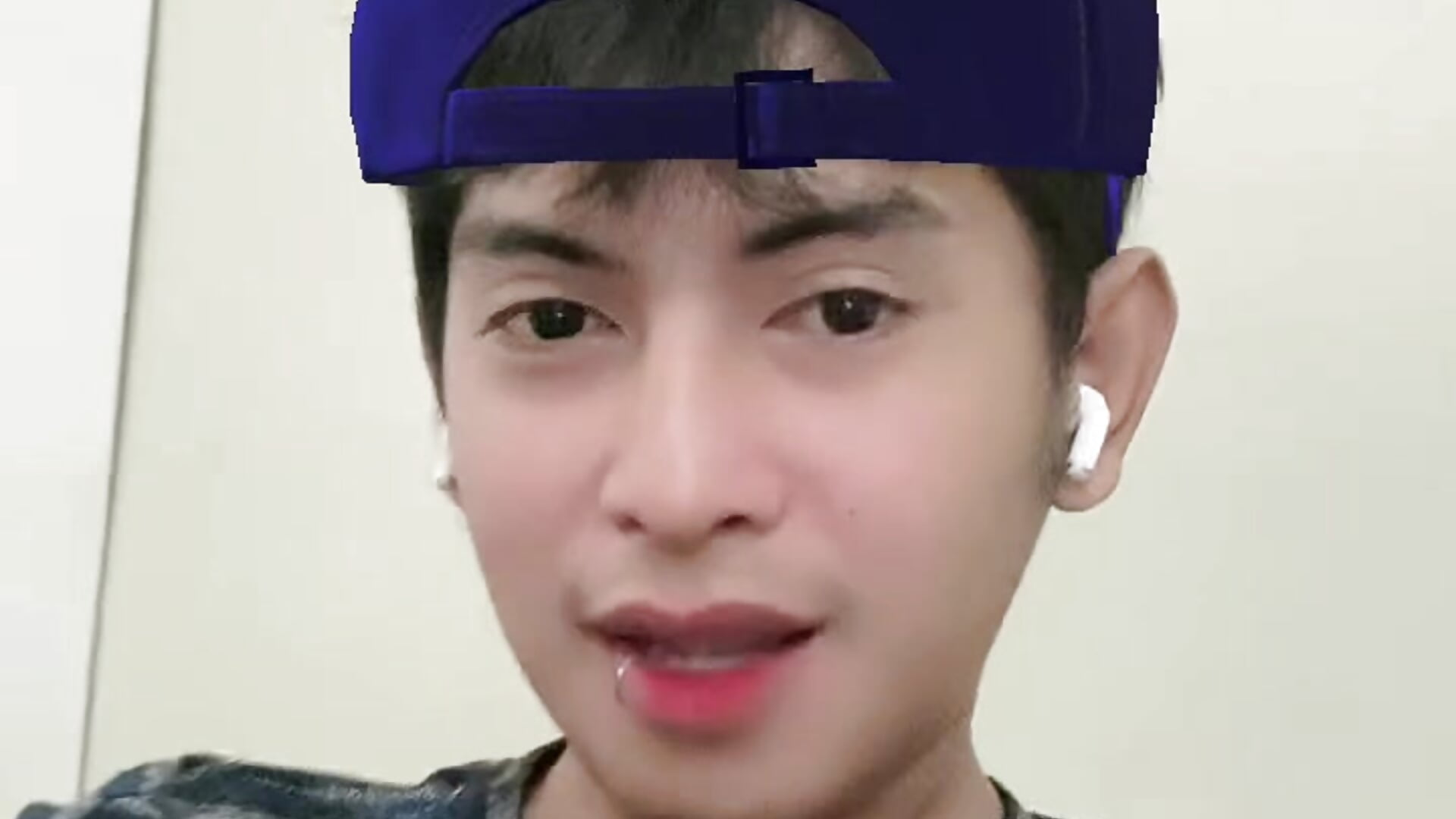 7050c0c225e24f0ea040e9794464ea4f - วิดีโอโดย riley_cum โมเดลแคม