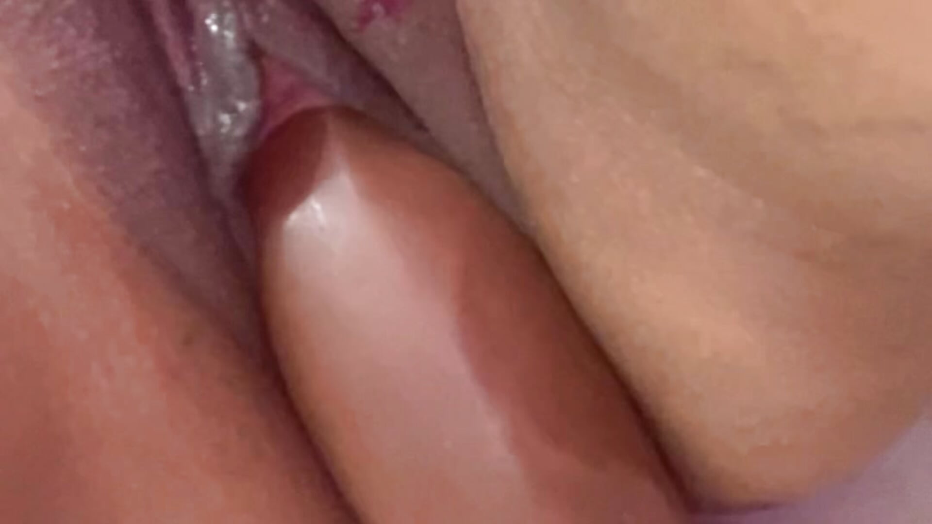 Fucking huge real feel dildo n squirt like shower – video od Miss_June666