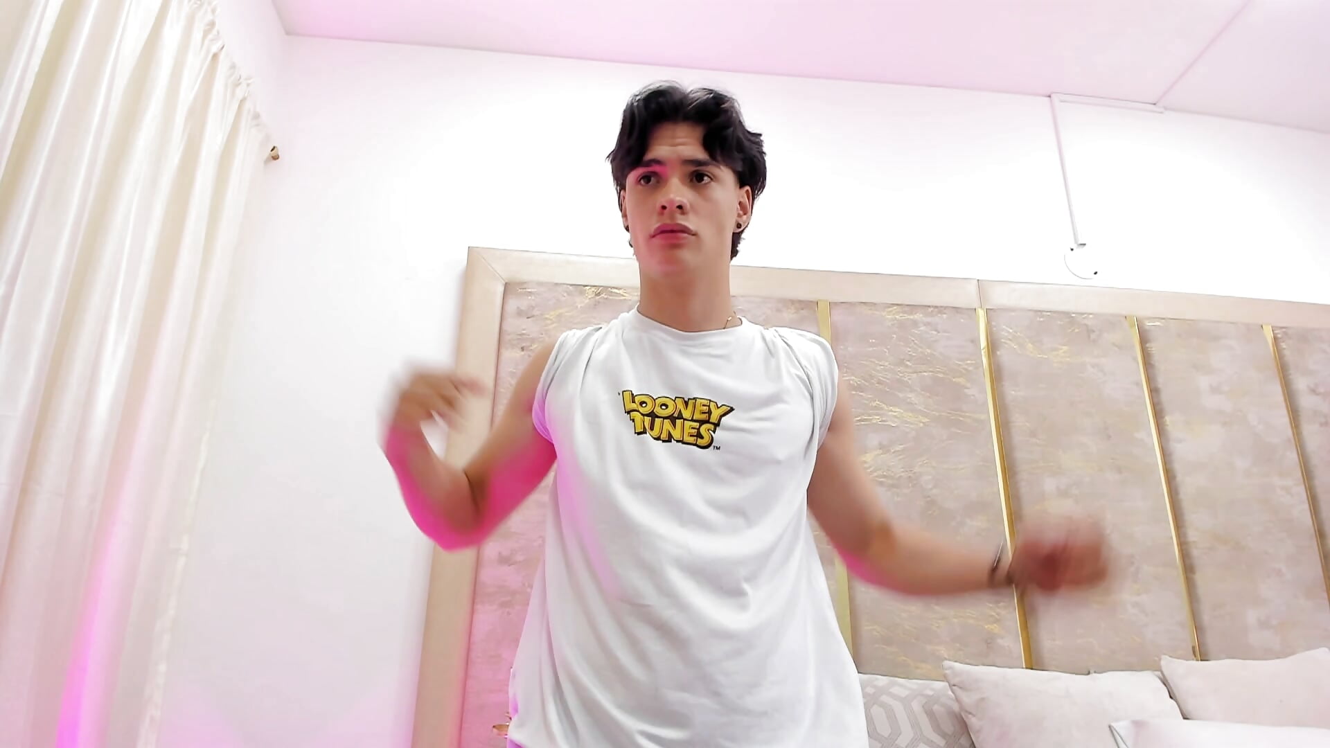 I just came to steal your attention for a little while - video van BenitoSaenz cam-model