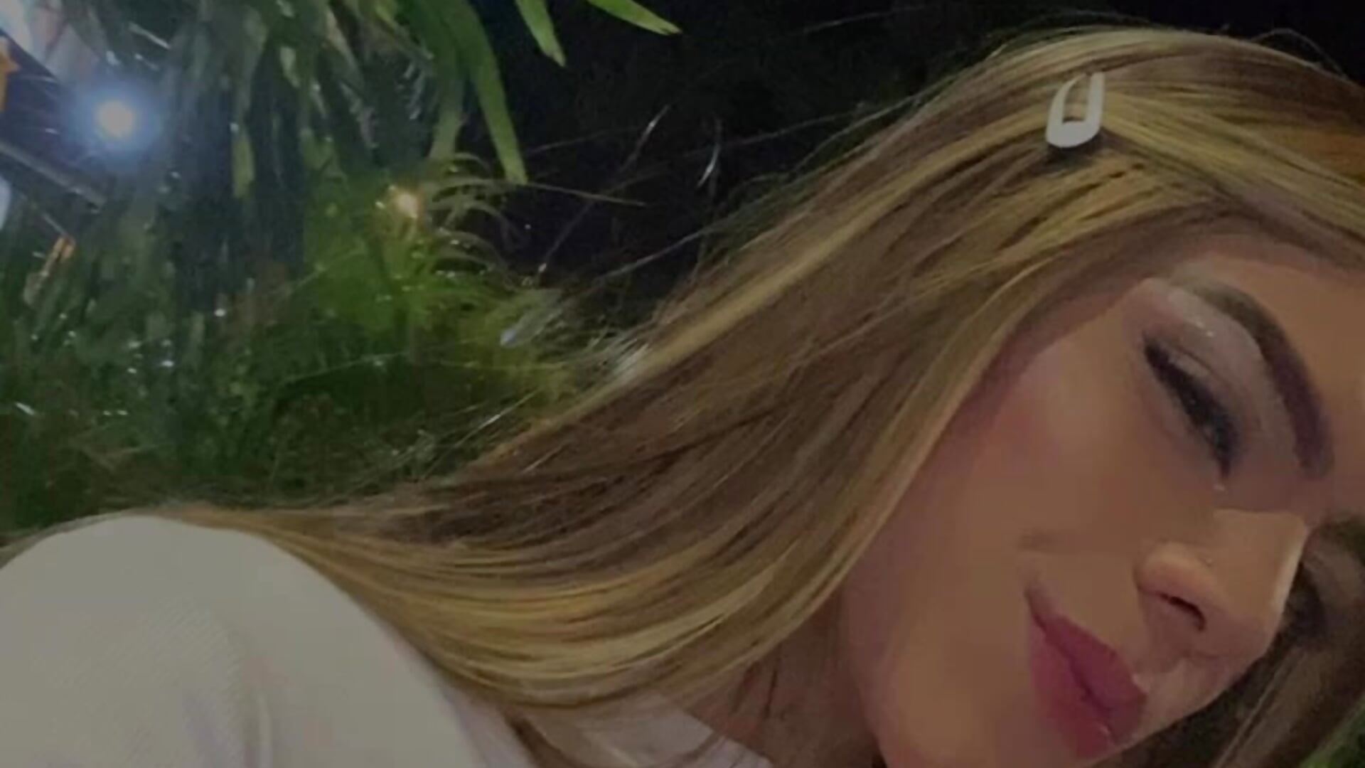 Kisses💋 🫶🏻❤️✨ - video by Michell_Whitets cam model