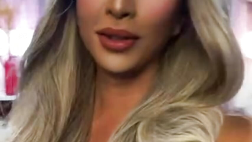 6fbe28da-ff58-4da5-840d-6b4fe2474d42 - video by Hailyour_queen cam model