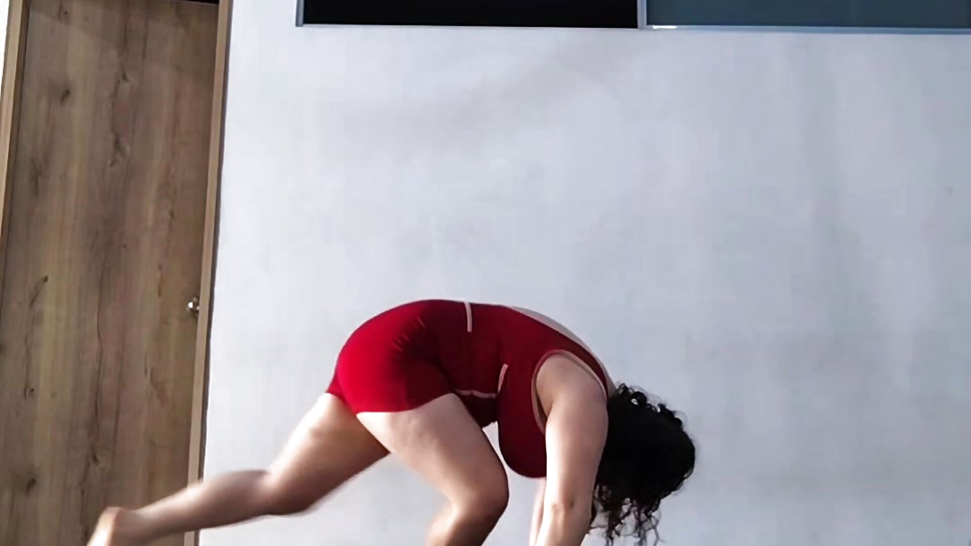 Volviéndome más flexible 🧘 - video od modelky/modela SeleneLuminari8