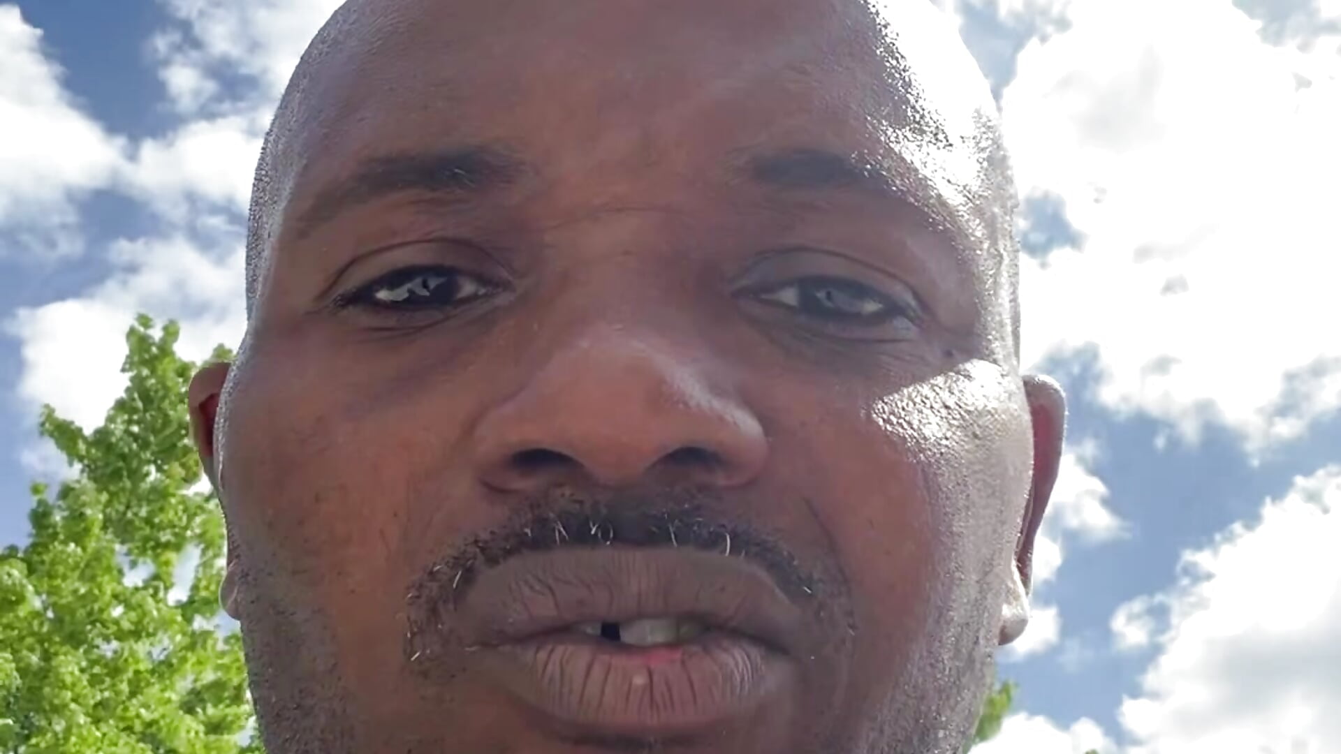 What is in store for the subscriber? - clip cu JezOne555 model videochat