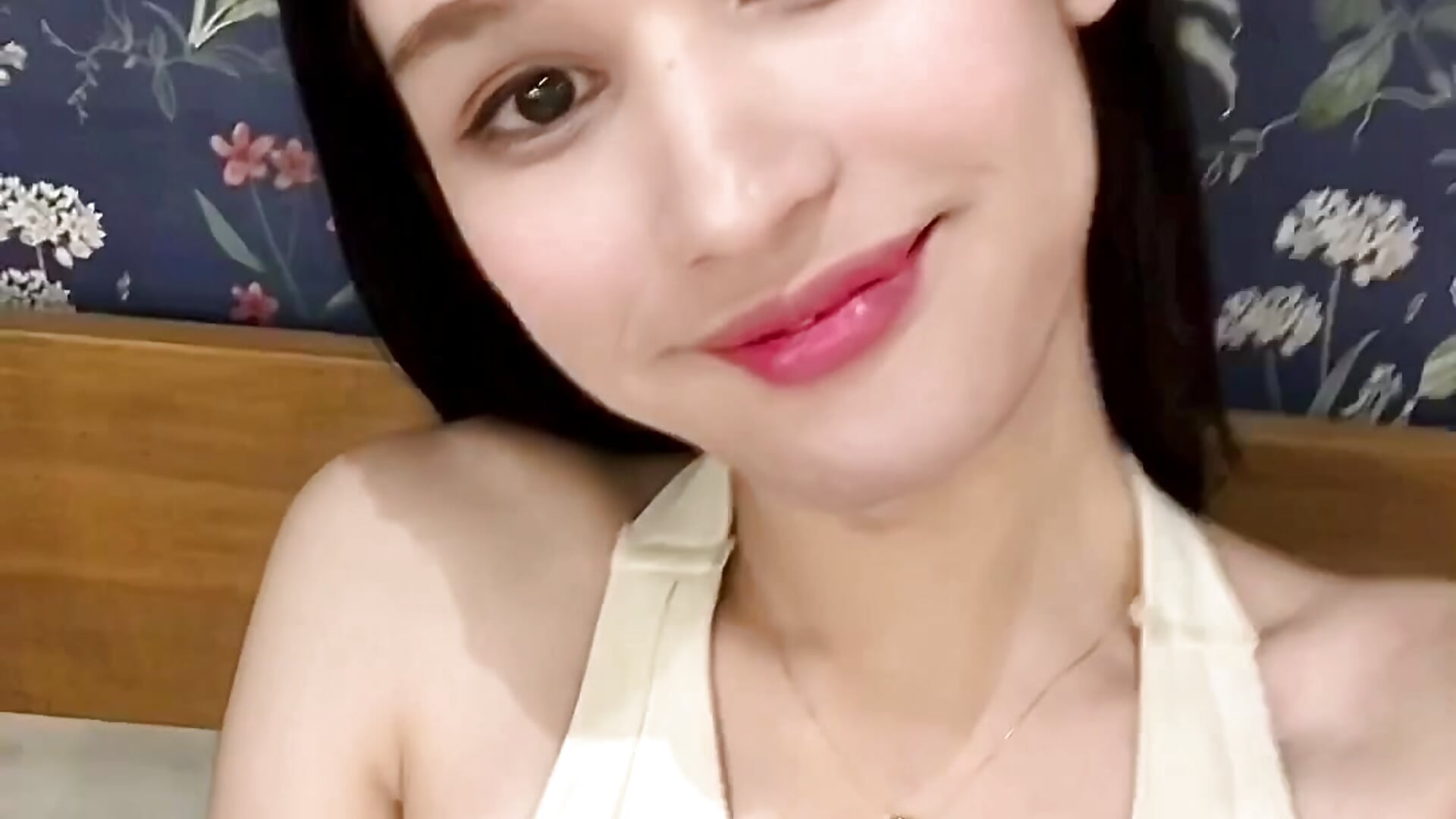 🥰 - video by SerenaCortesi cam model