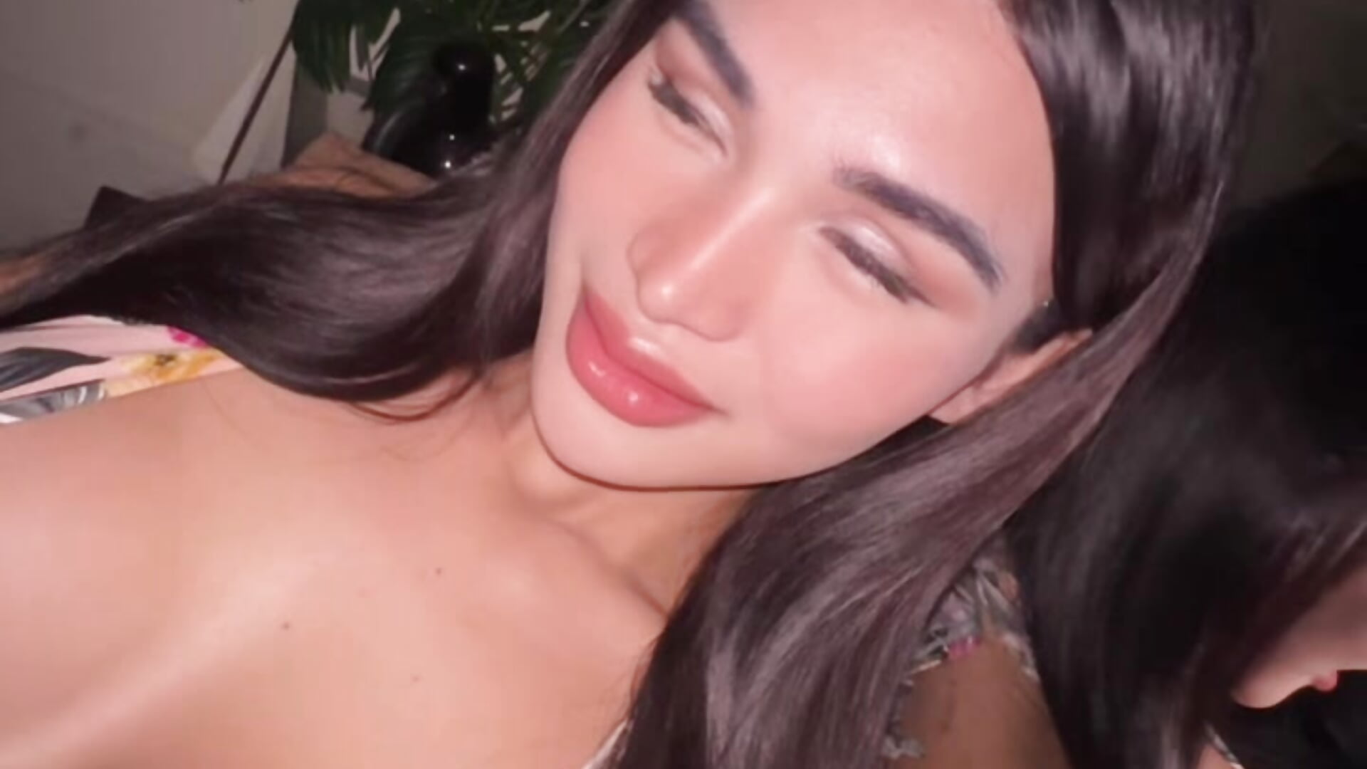 0a029f7480274b339d0418a9d2cfc26a– Ms_Monica kameramodell videója