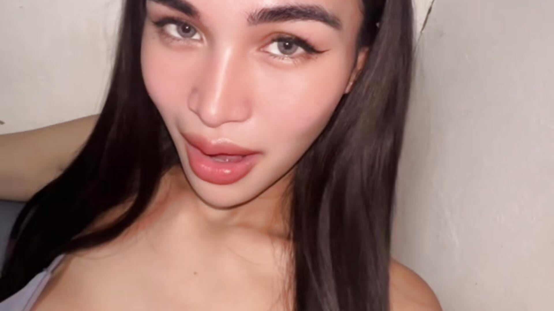 53e1d4ae31ea4905bdb95b1ef0ddc34b– Ms_Monica kameramodell videója