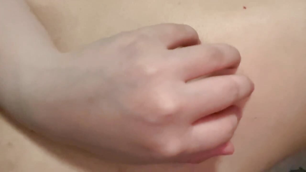 床上娇喘20s - video by qinger2025 cam model