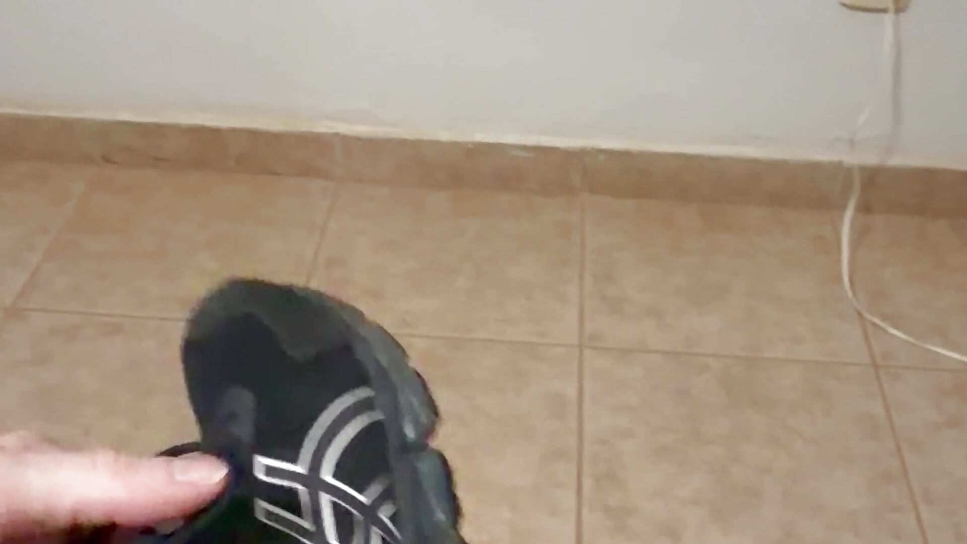 CUTE FEET 🦶👅🤤 - video by CoyoteDuMato cam model