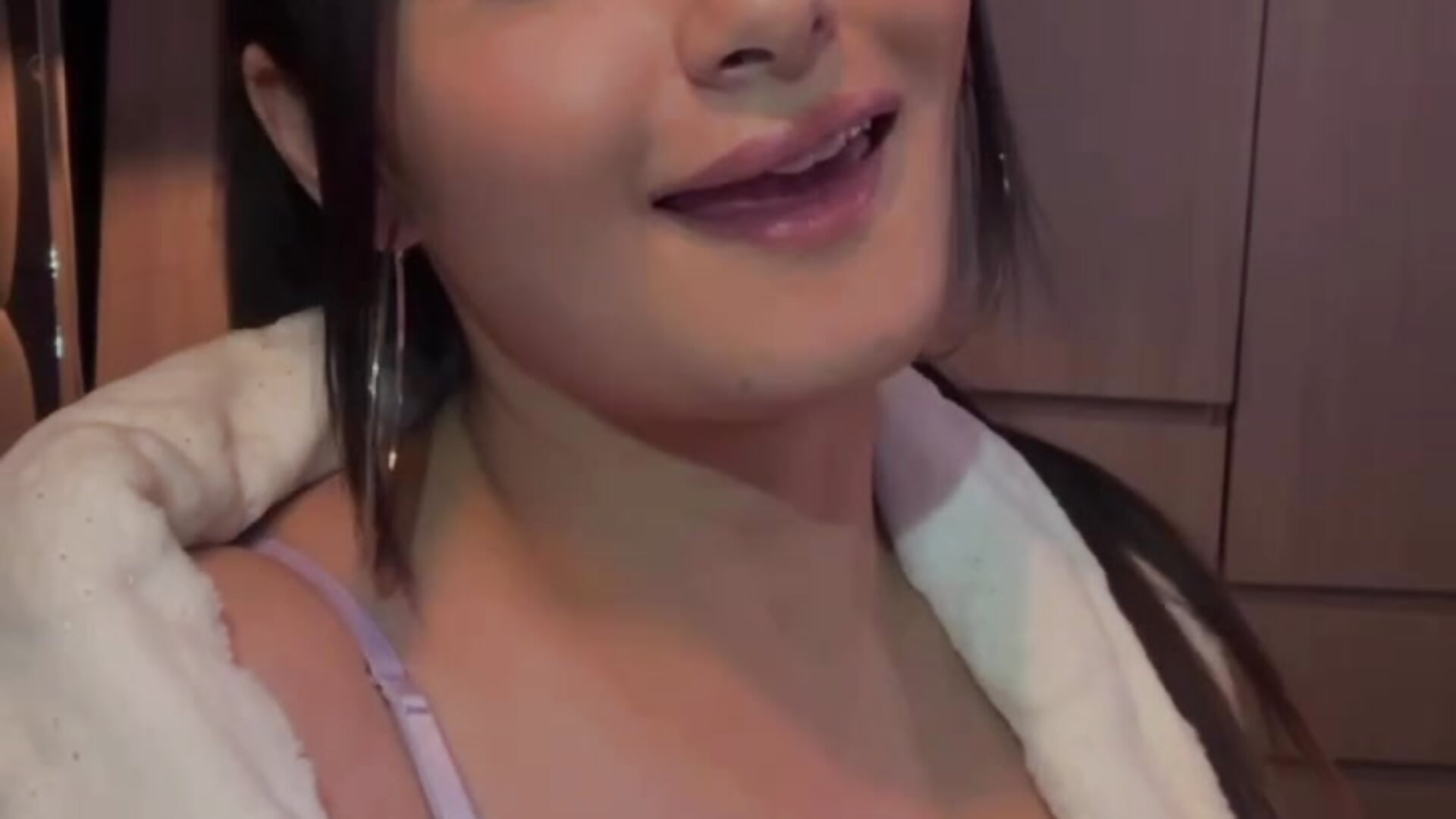 little eyes – видео вебкам-модели saritass_