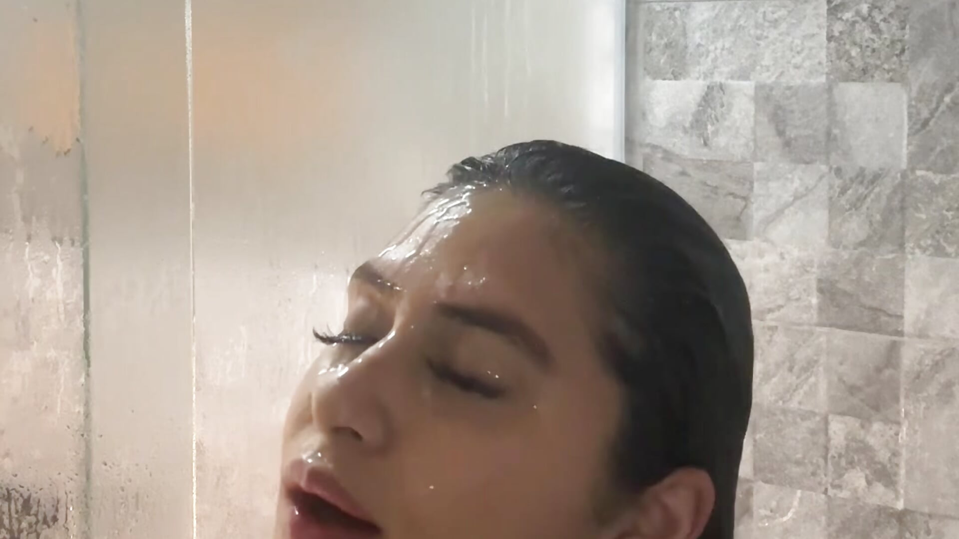 Shower🚿🫧💦 - video saritass_ kameramallilta