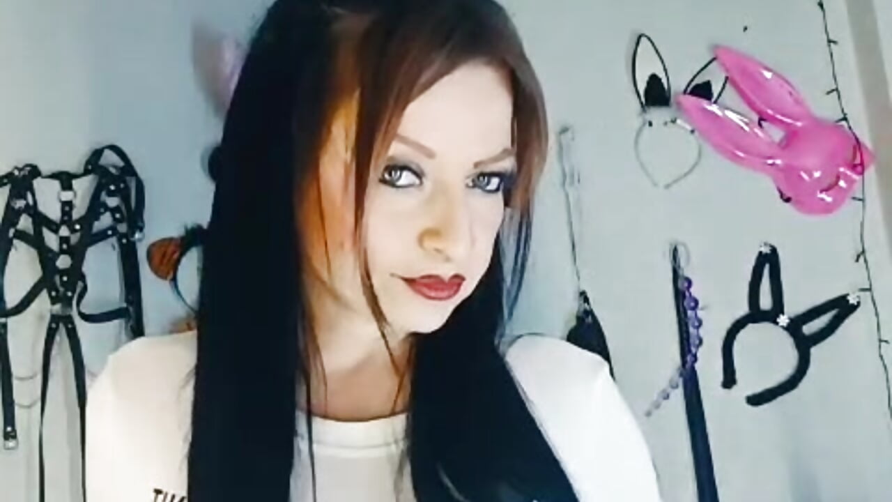 kiss love mm <3 - video by angierot2025 cam model