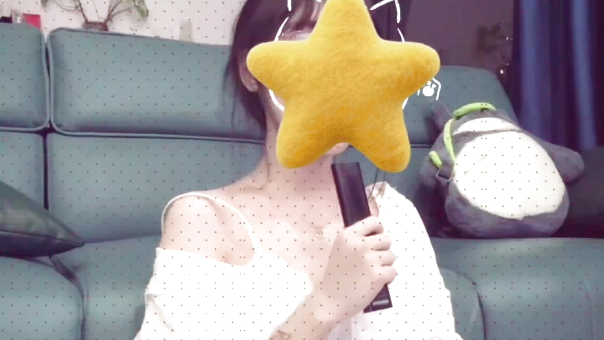 Amazing singing voice 👉🏻👈🏻 - video của người mẫu cam Blu3Moon-