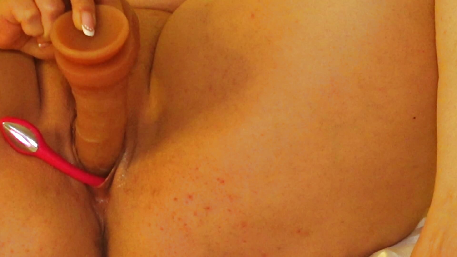 Dildo Squirt Close Up - clip cu TanyaJade888 model videochat