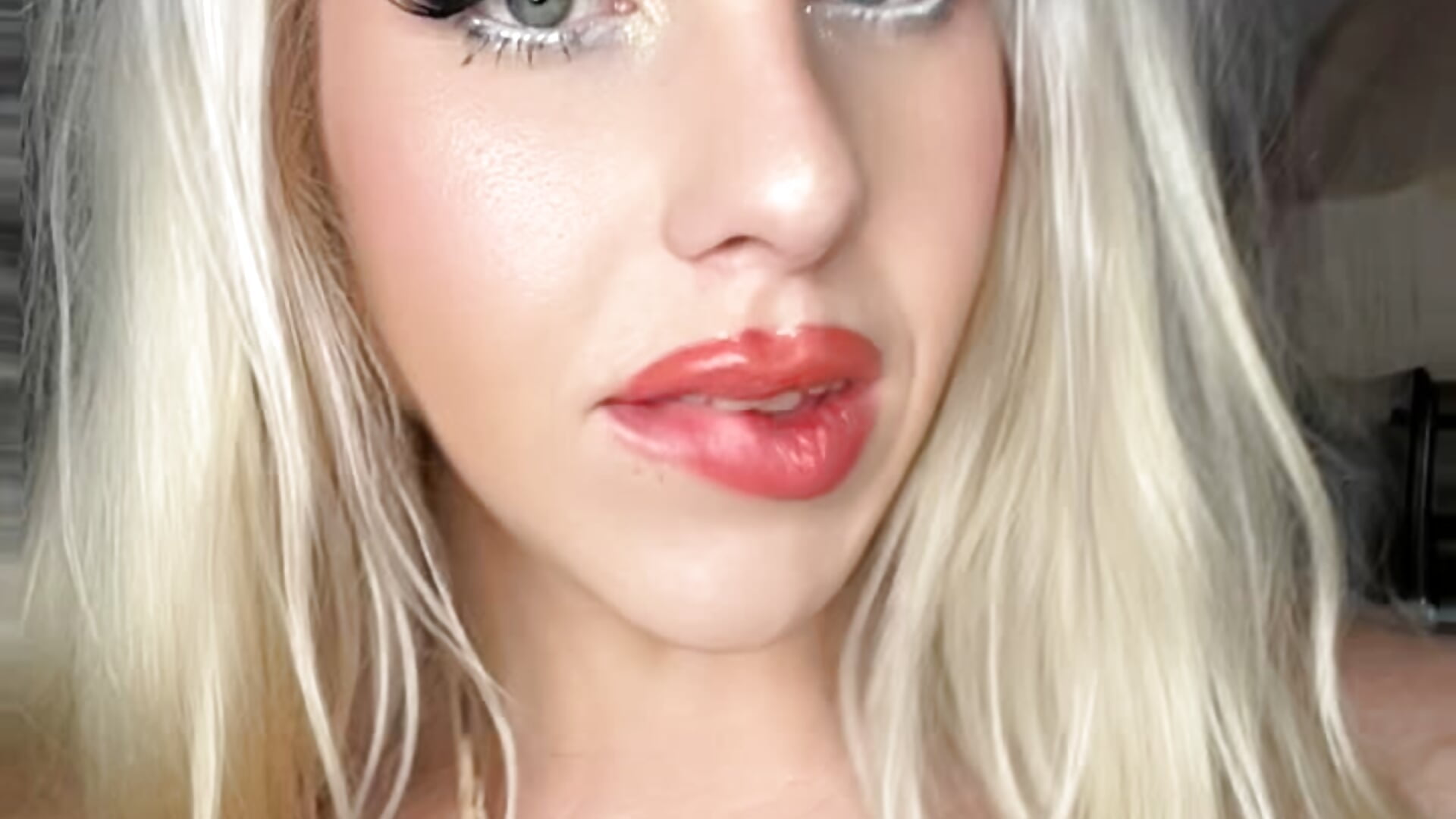 8296B8E6-A0B6-4B2D-AED2-C88A80CFF5FB – video od webkamerové modelky bimbopixxxie