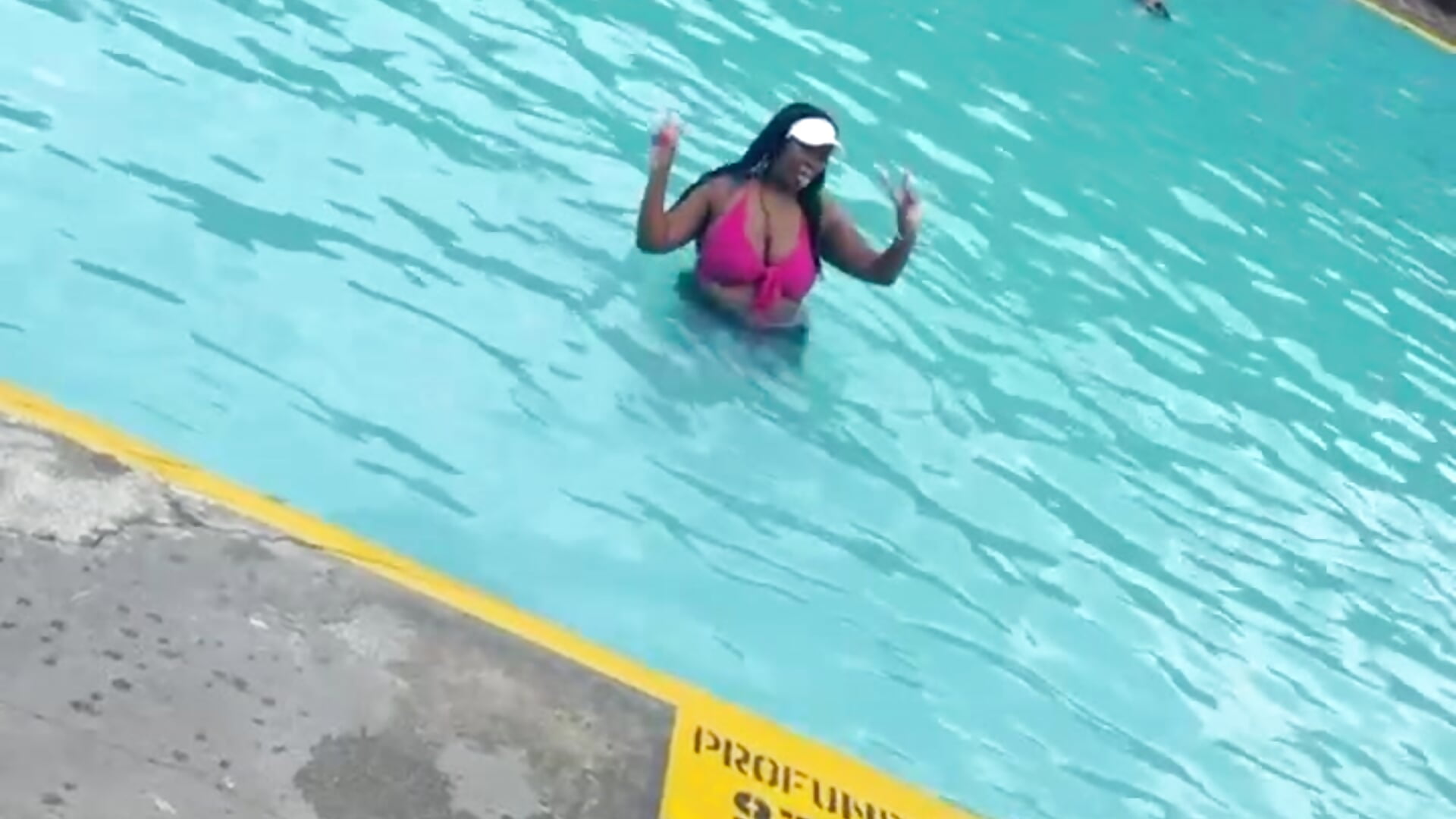 pool day 💦 - Alhana-miller主播的视频