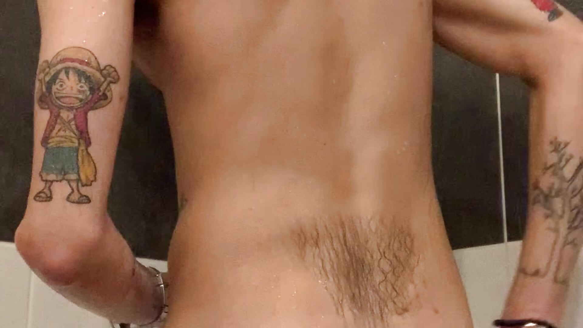 Sous la douche caresse/under shower - rebeu31313 adlı kamera modelinin videosu