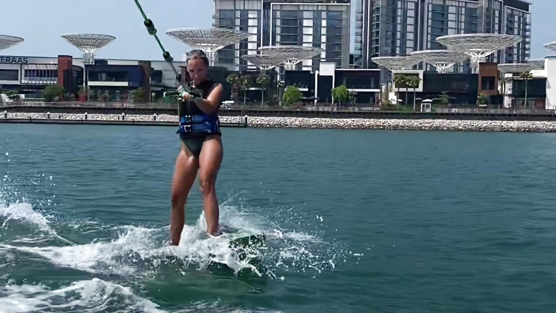 Wakesurfing– amelialorenz kameramodell videója