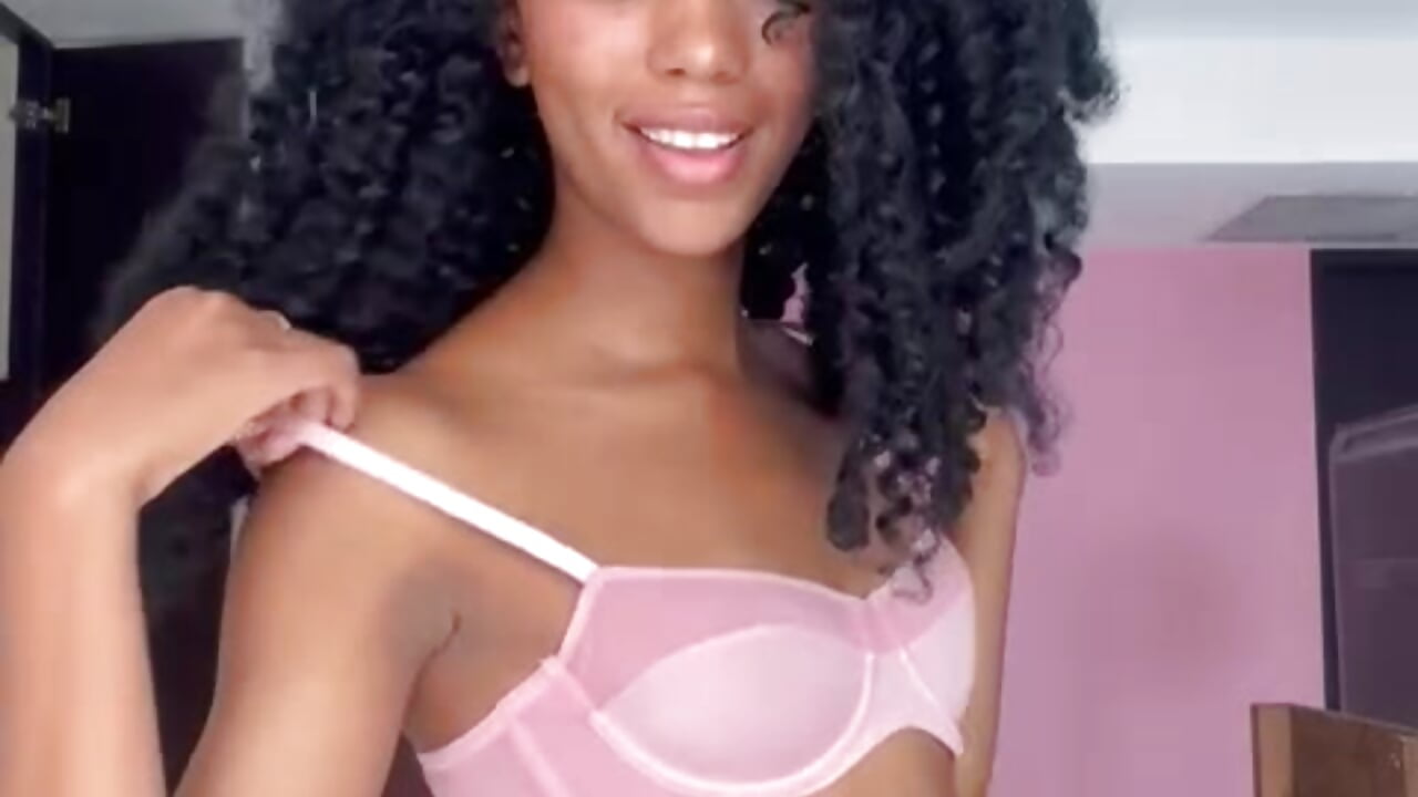 🌝😏 - відео від вебкаммоделі KinkyCutie1