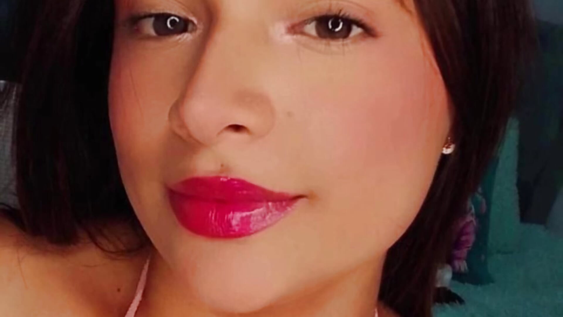 Sexy Lau - video by LauLatina cam model