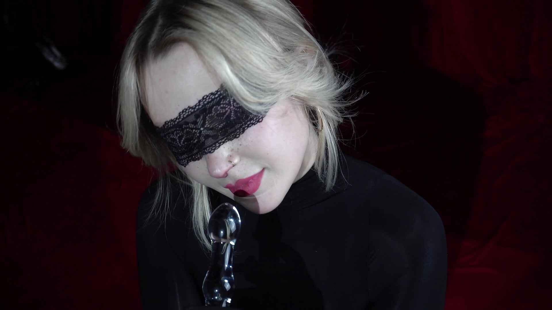 What color are my eyes? - video by LauraWifeness cam model