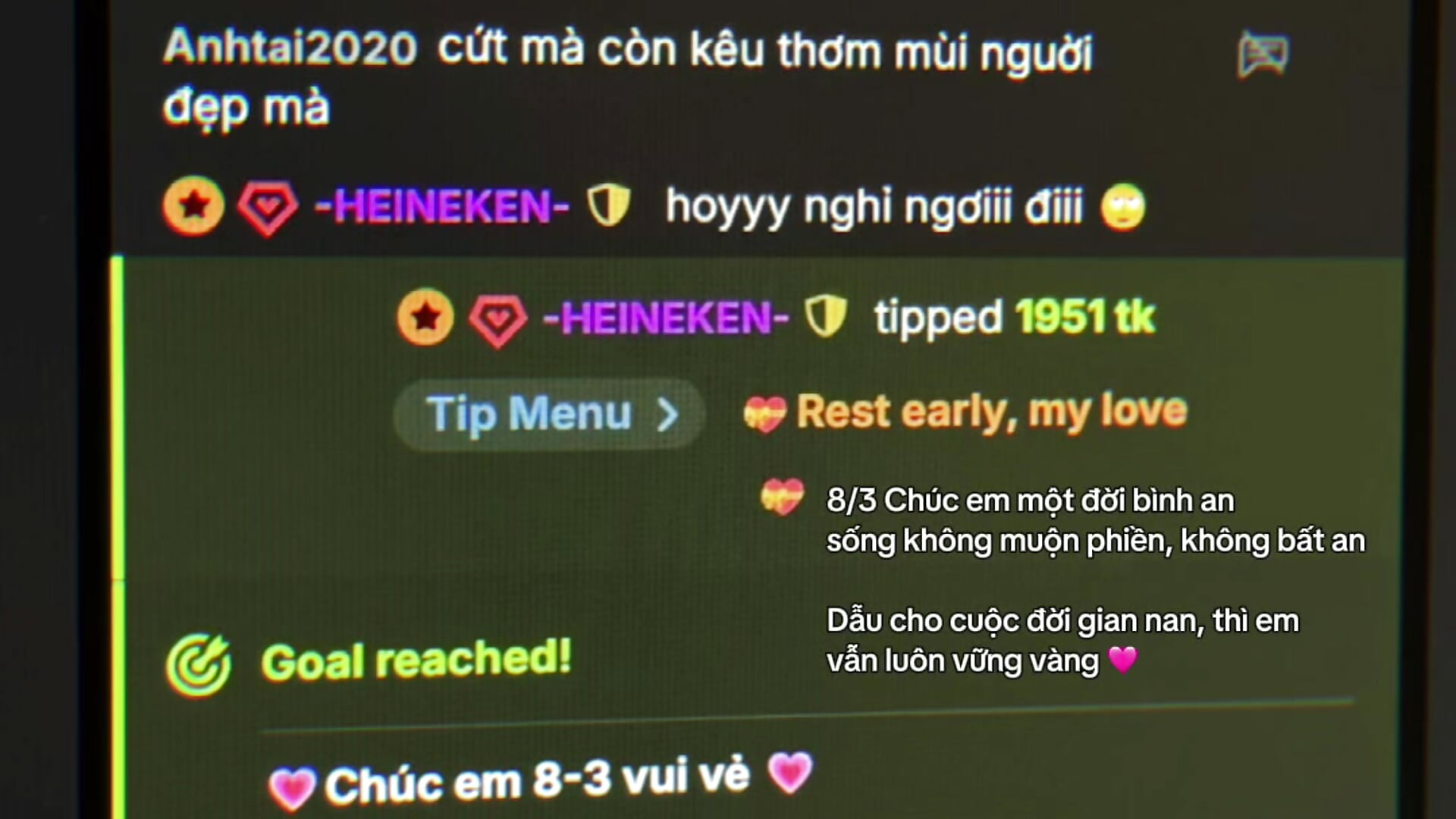 Happy Women’s Day 🌸 - vidéo du modèle de showcams -Rose99-