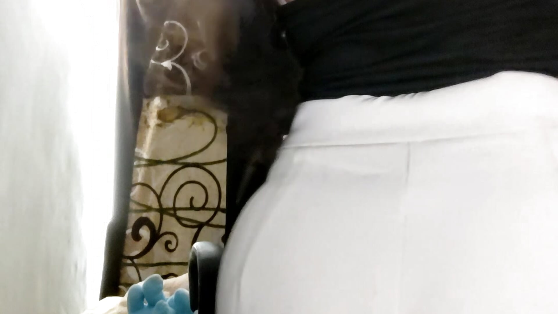 Stripping off my clothes 👚👖 - video by luv_johrrra cam model