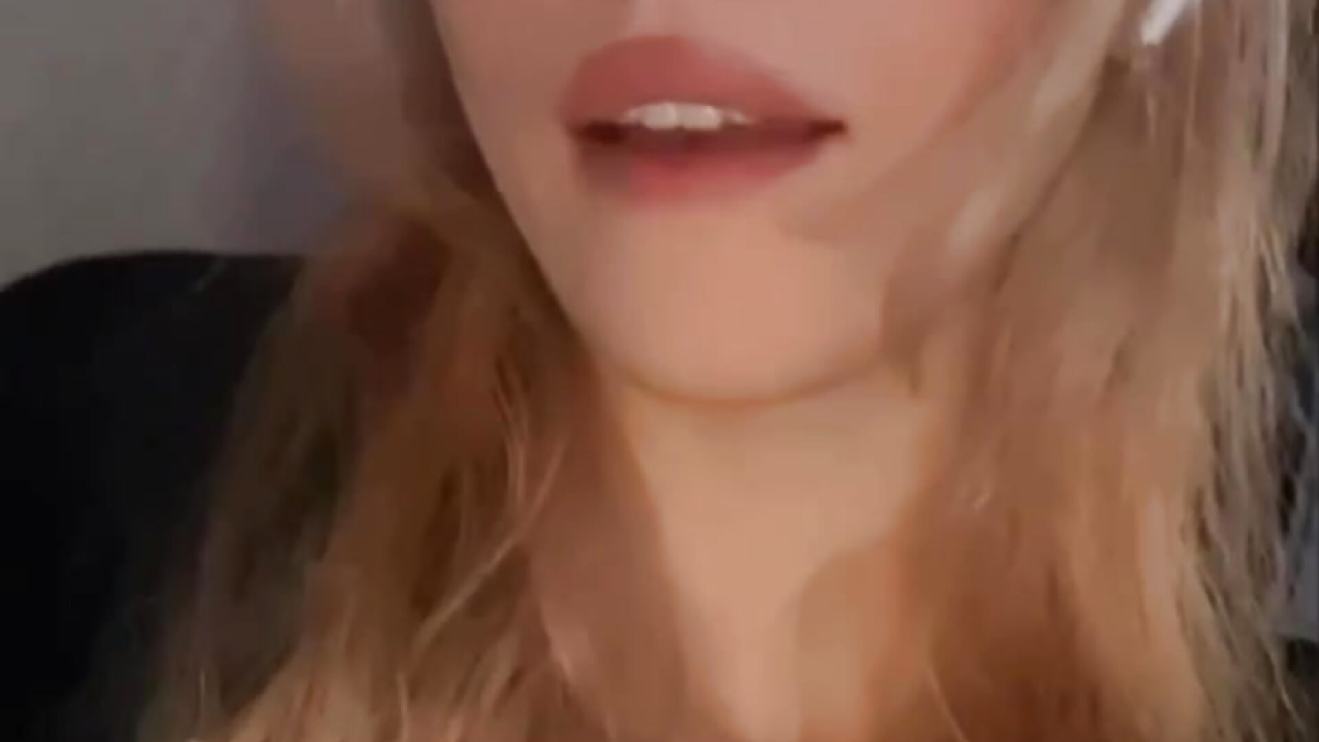She is high hehe^^ - video van Lunliss cam-model