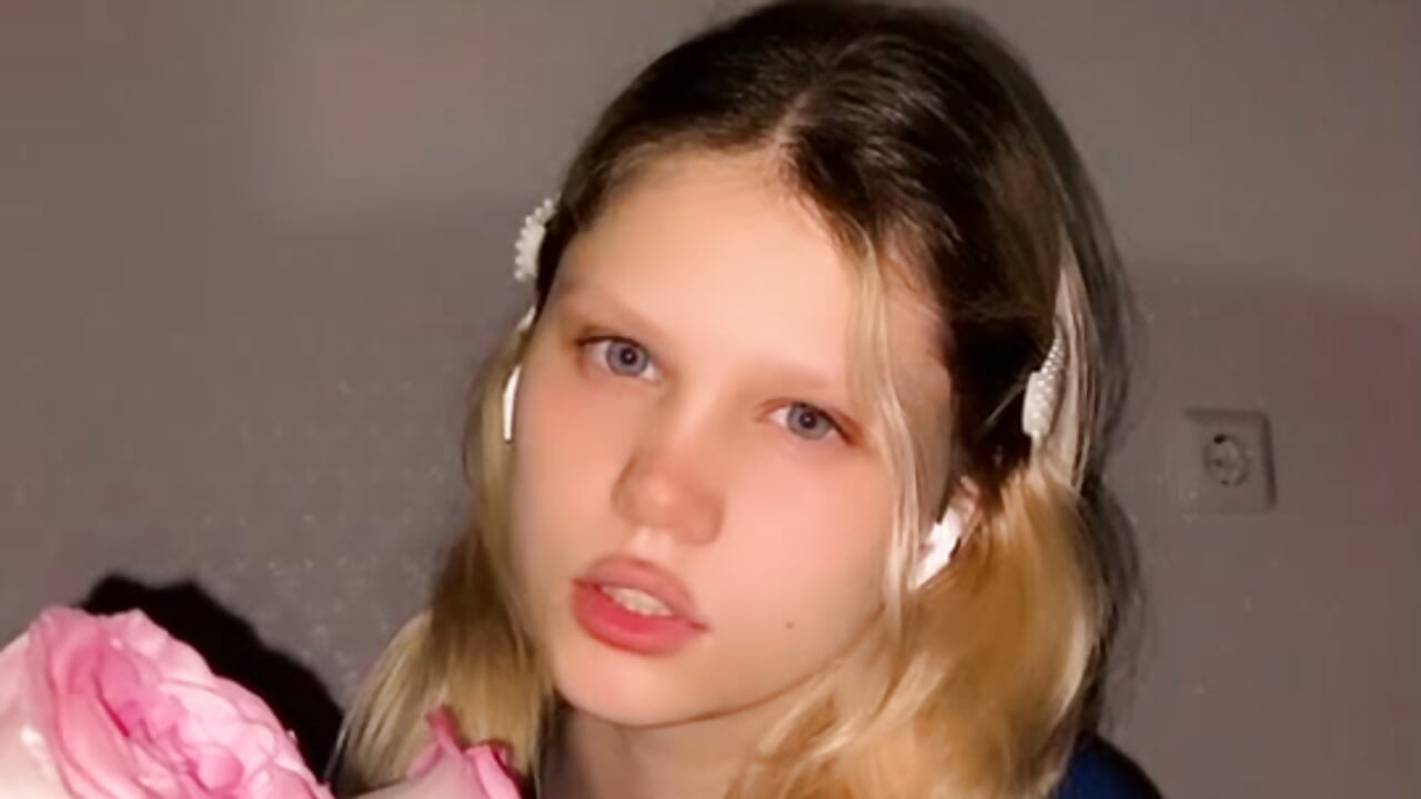 Little Rose - video by Lunliss cam model