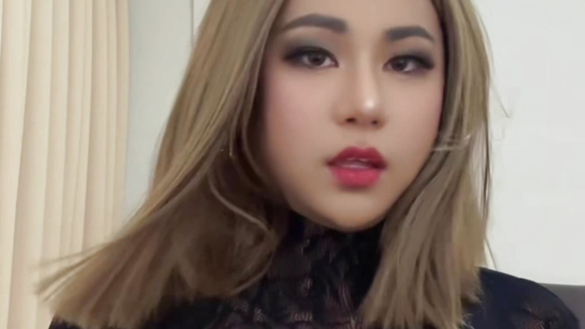 😘 - video oleh krishnamarie kamera model