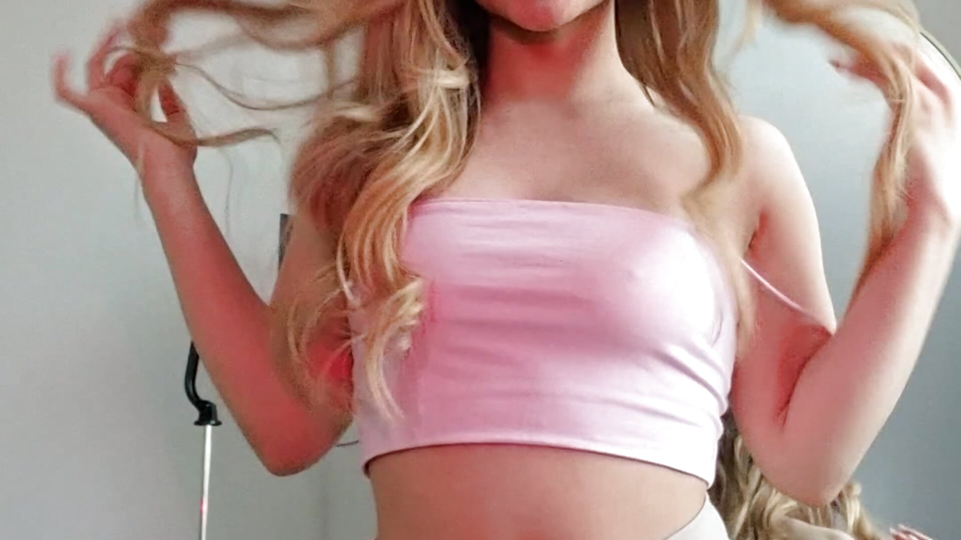 Follow me^^－カメラキャストのChloe_Ravensの動画