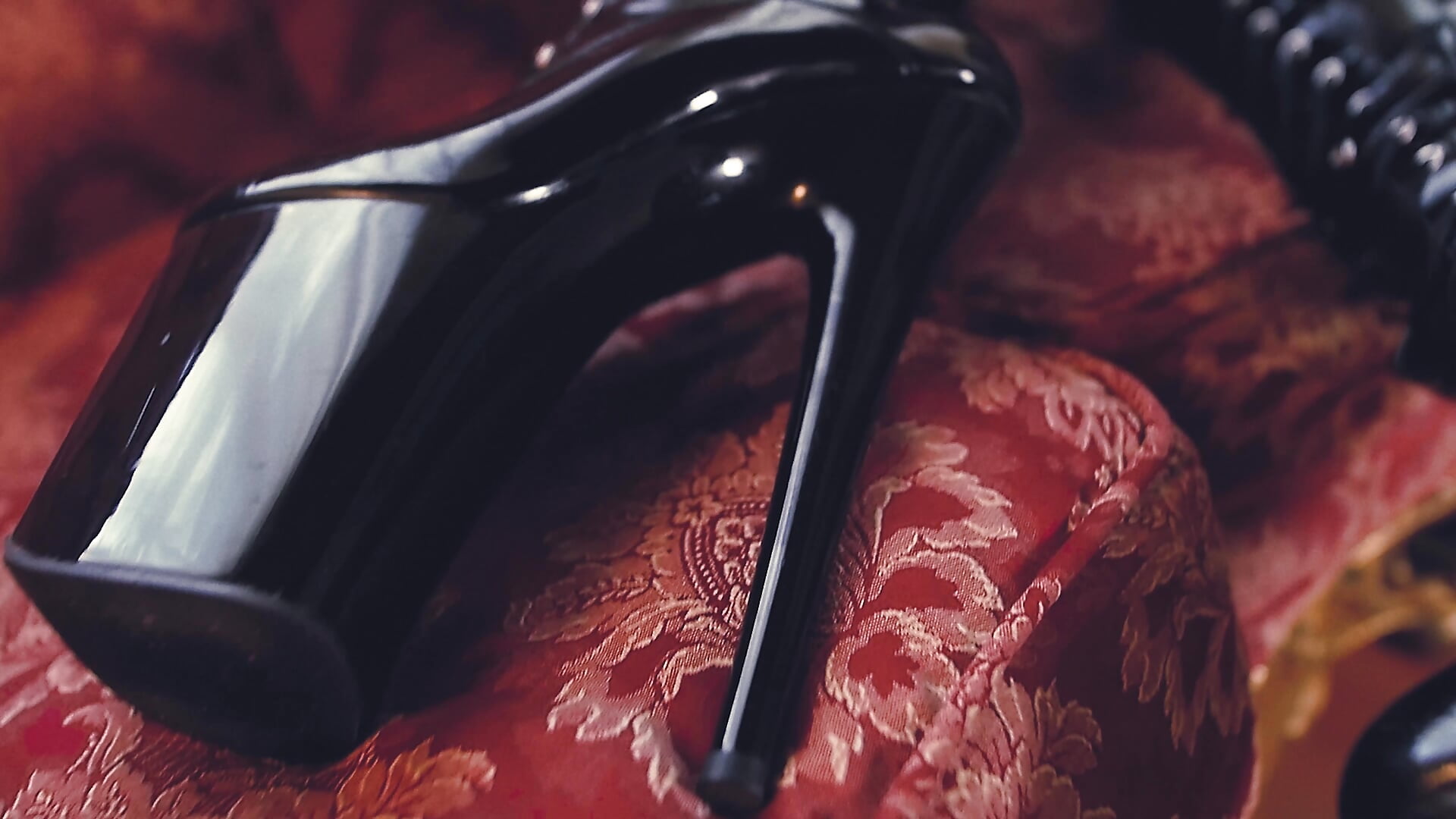 ♥ I love to be spoiled! ♥ - video by DevashaQueenX cam model