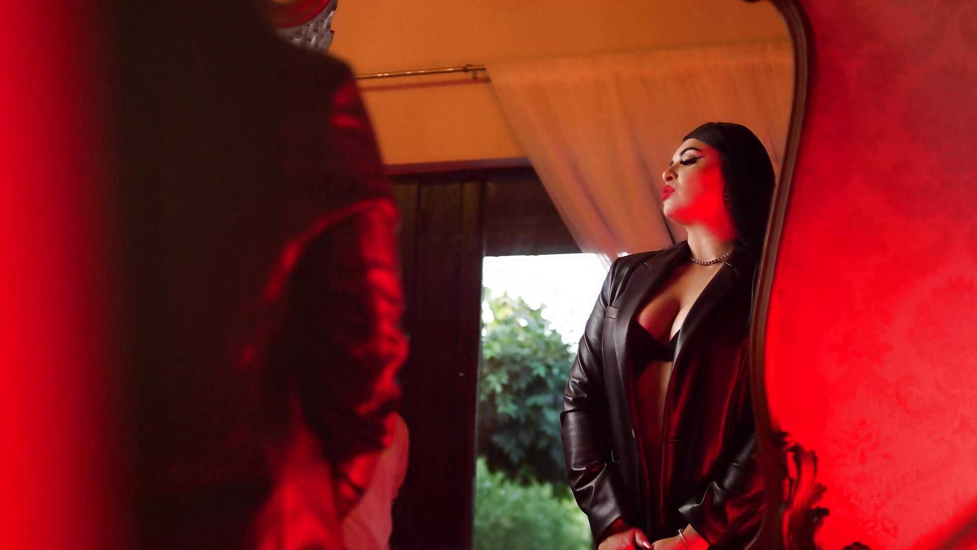 Seduction: where words become silent - video by DevashaQueenX cam model