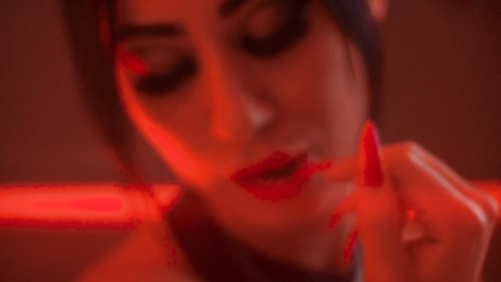 Passion speaks in whispered promises – видео вебкам-модели VanessaColby