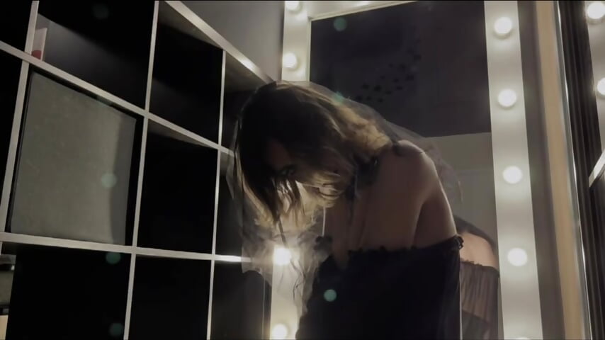 Lost with me in mirror - video by EllieMori cam model