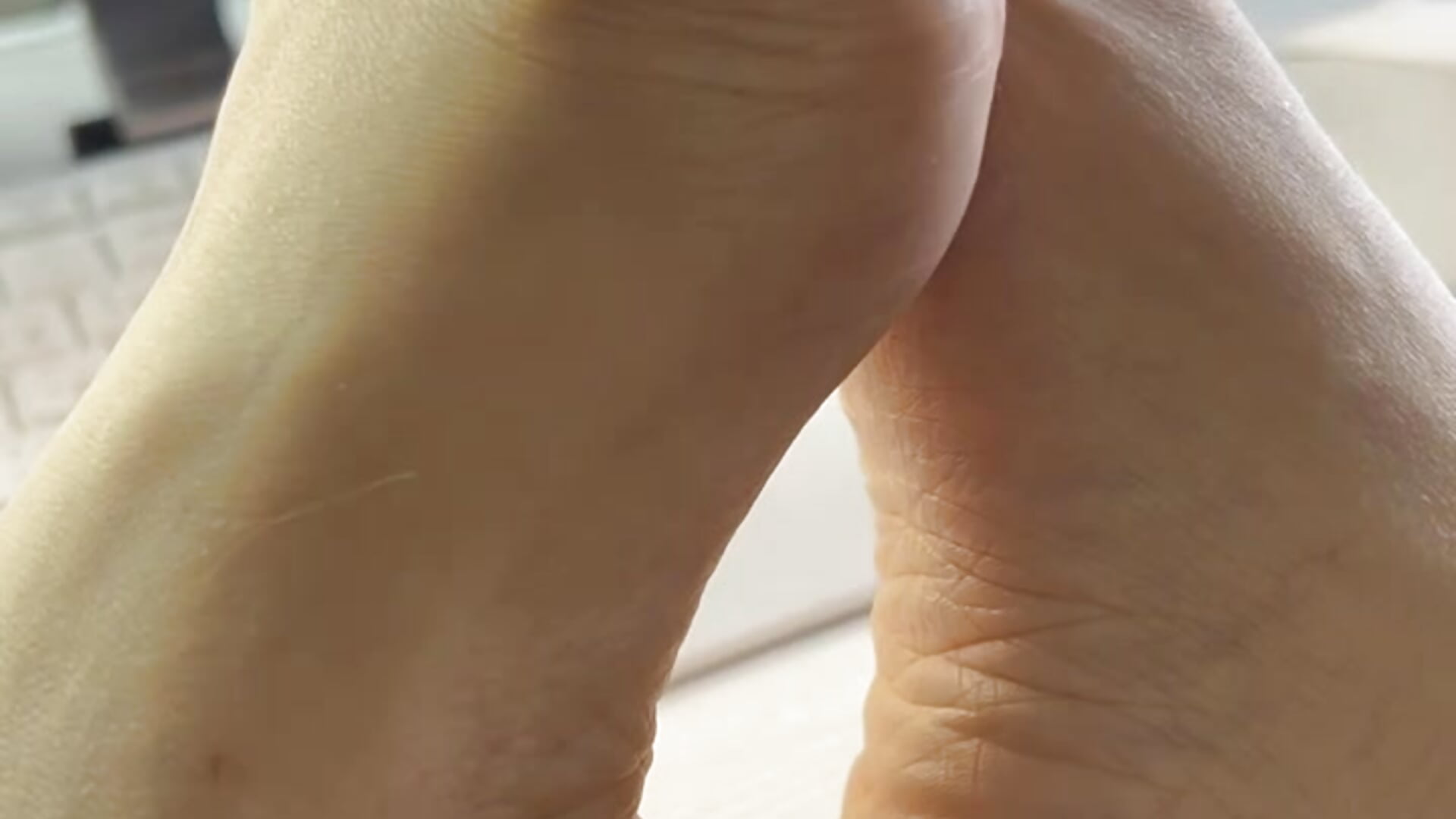 foot fetish - video by LiSinDoll cam model