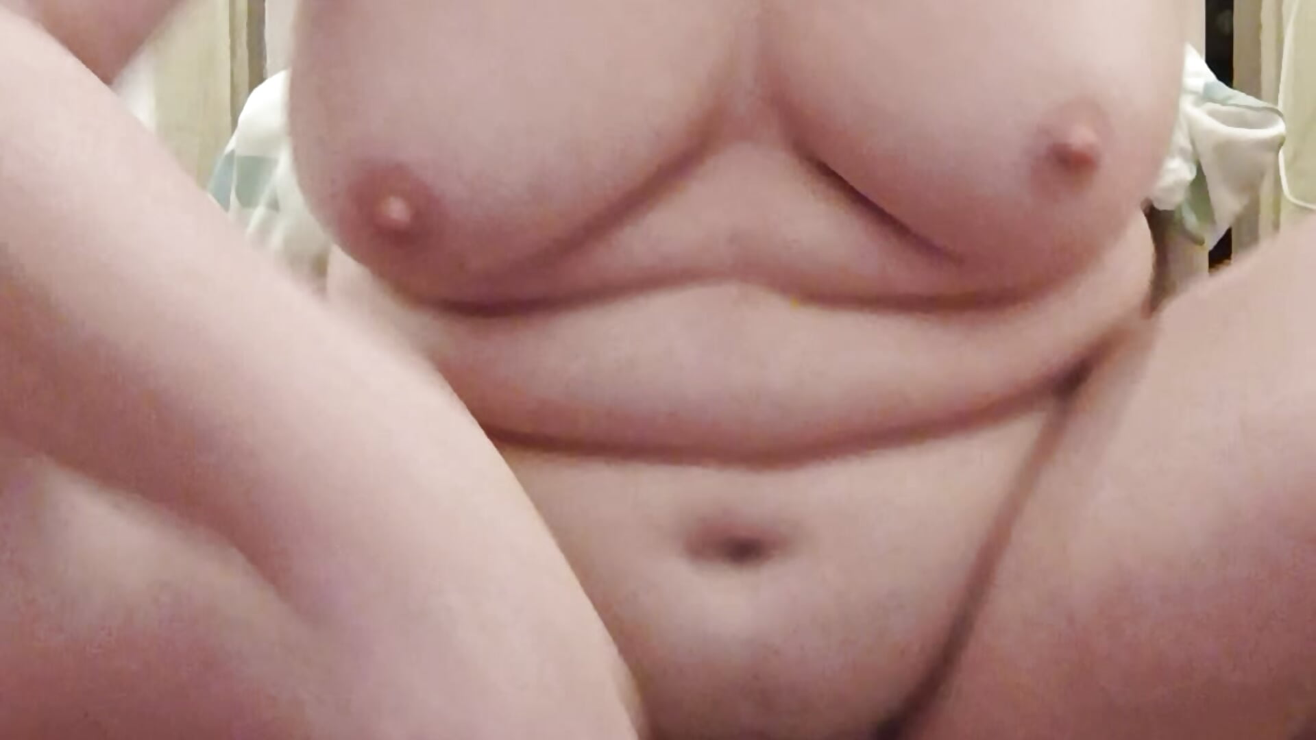 Riding a dildo, squirting💦