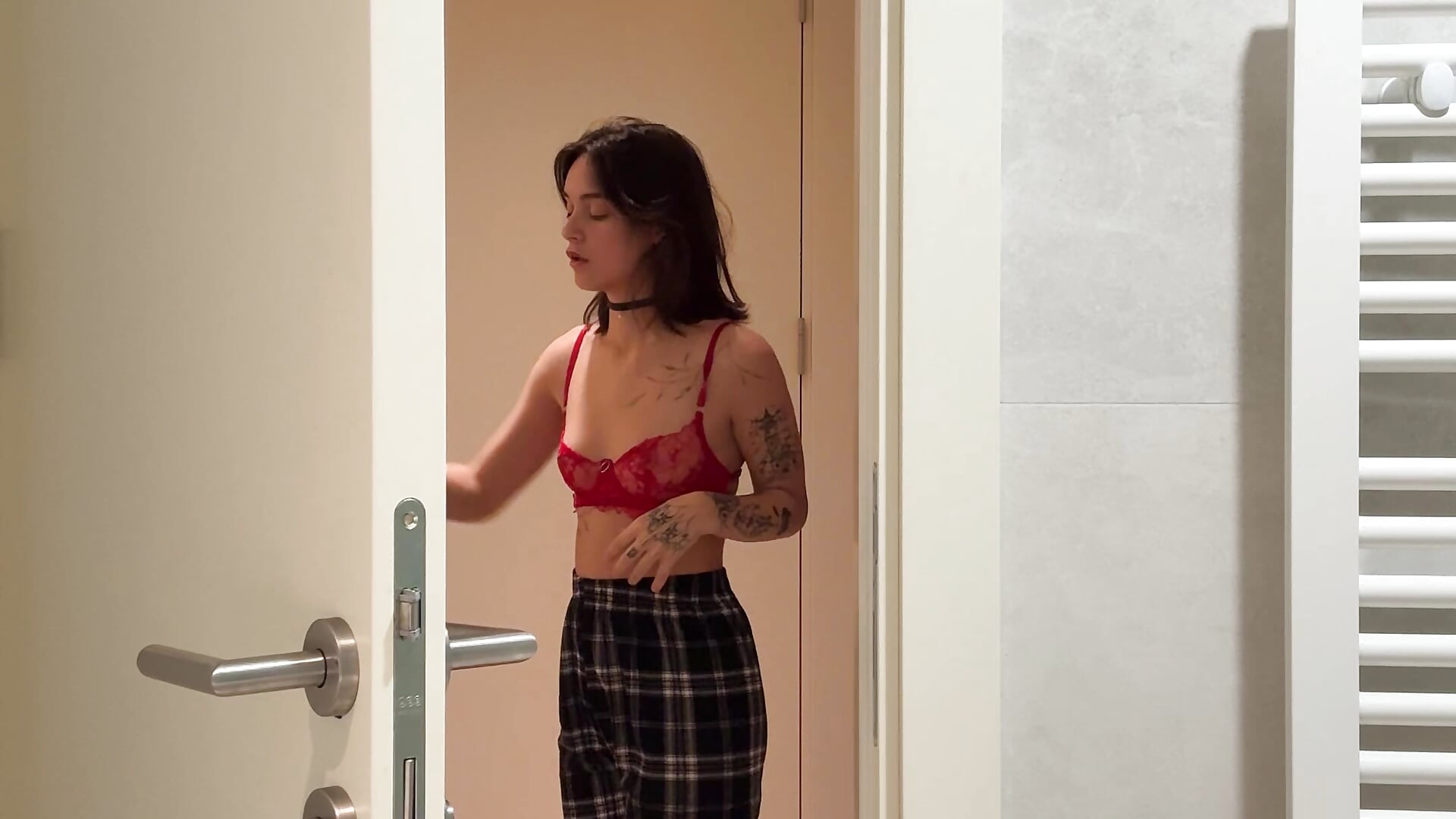 OYYYY forgot to turn off the camera😱 - فيديو من Monica_Law_ موديل الكام