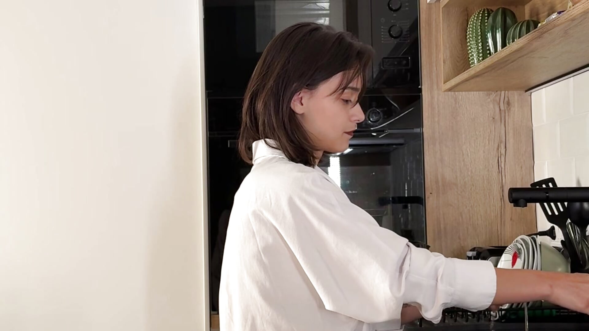 Are you waiting for me in your kitchen? - video by Monica_Law_ cam model