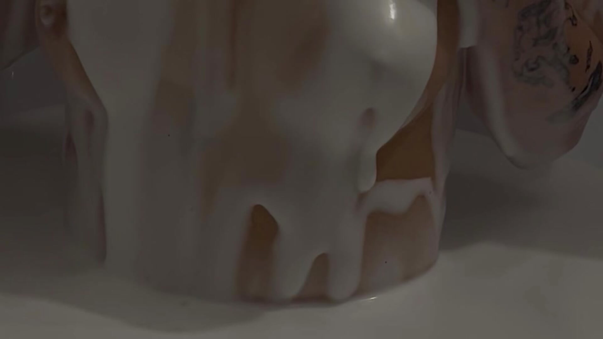 Milk for you🔥 - فيديو من Monica_Law_ موديل الكام