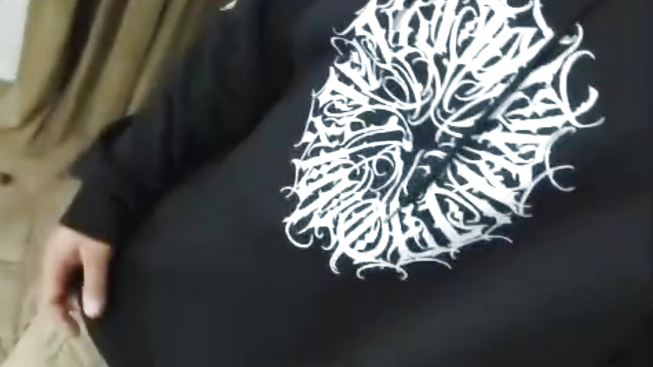 dark clothing - video av Thomasjons_ cam-modell