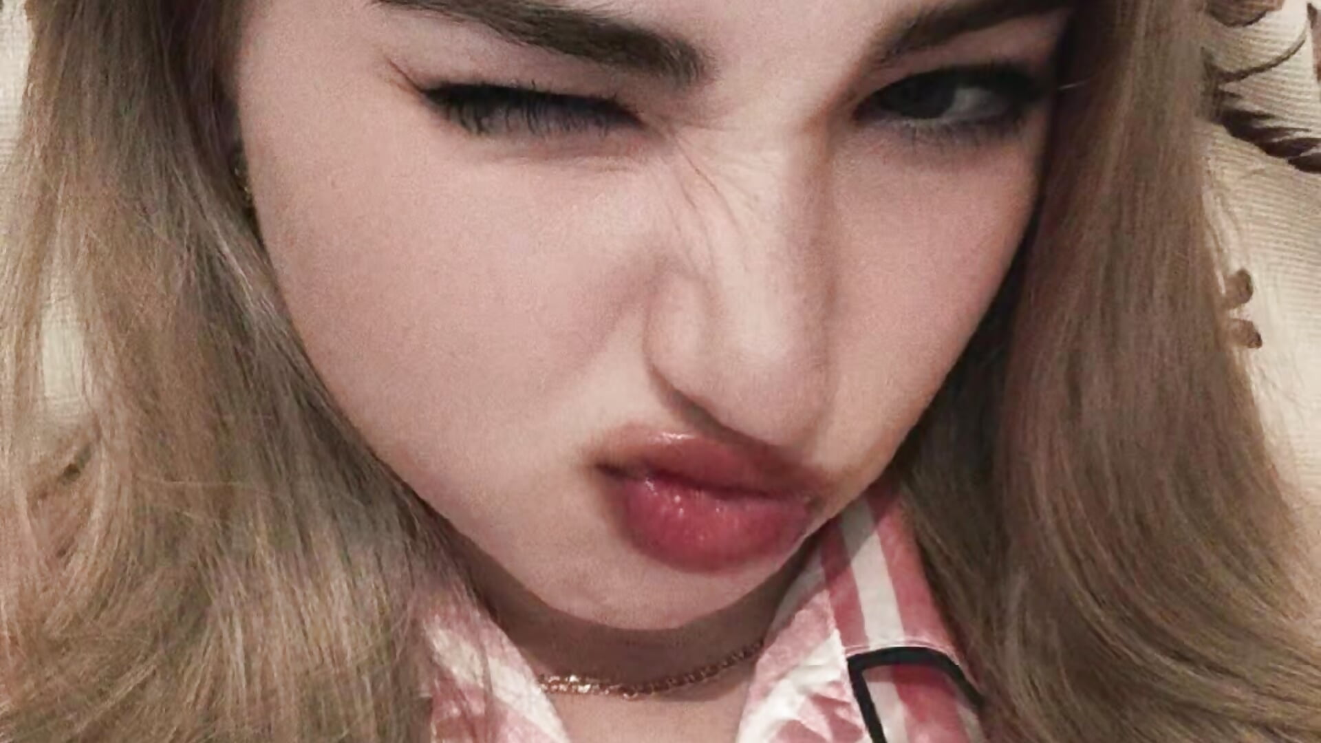 🥰🍓 - video by sugarskitty cam model