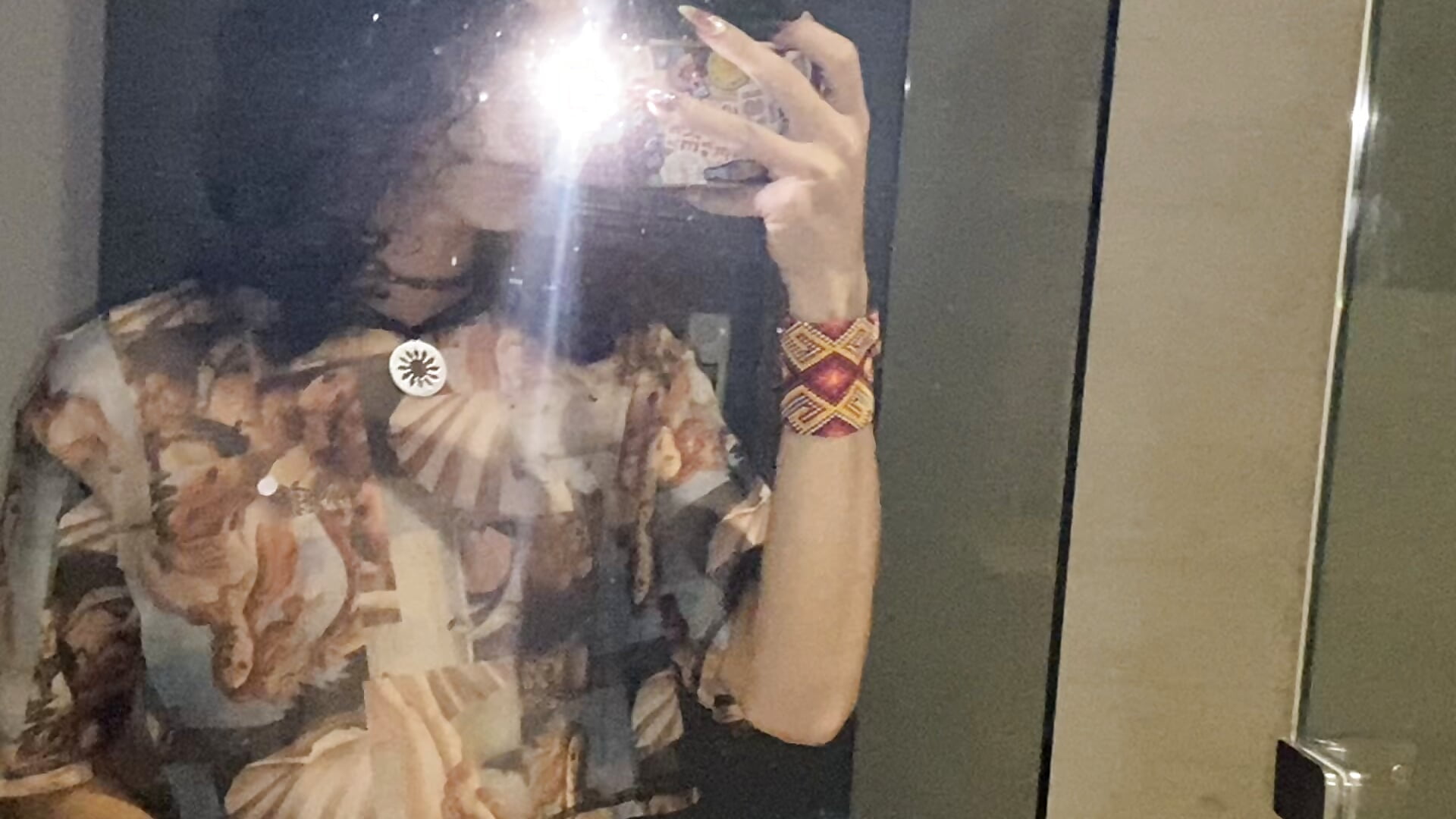 7u7 - video by camille_delrey cam model