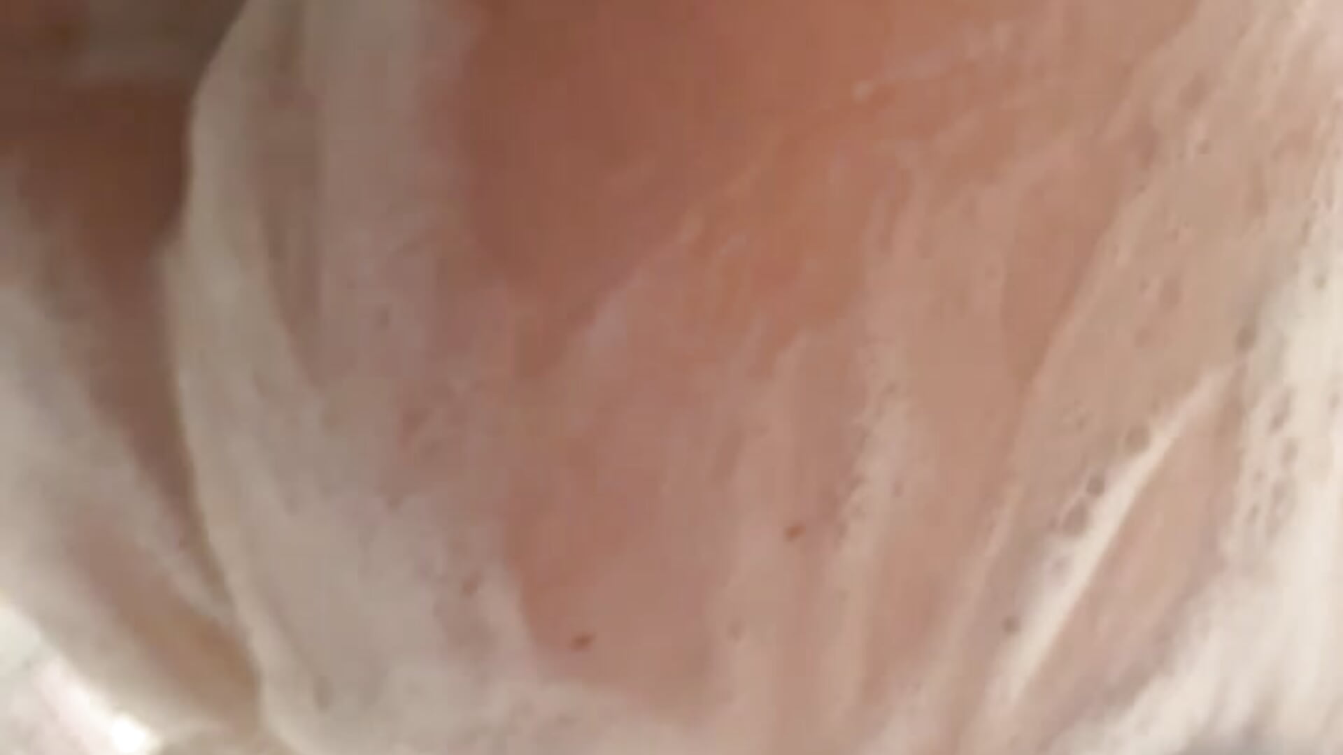 take a shower with me! very soapy💗