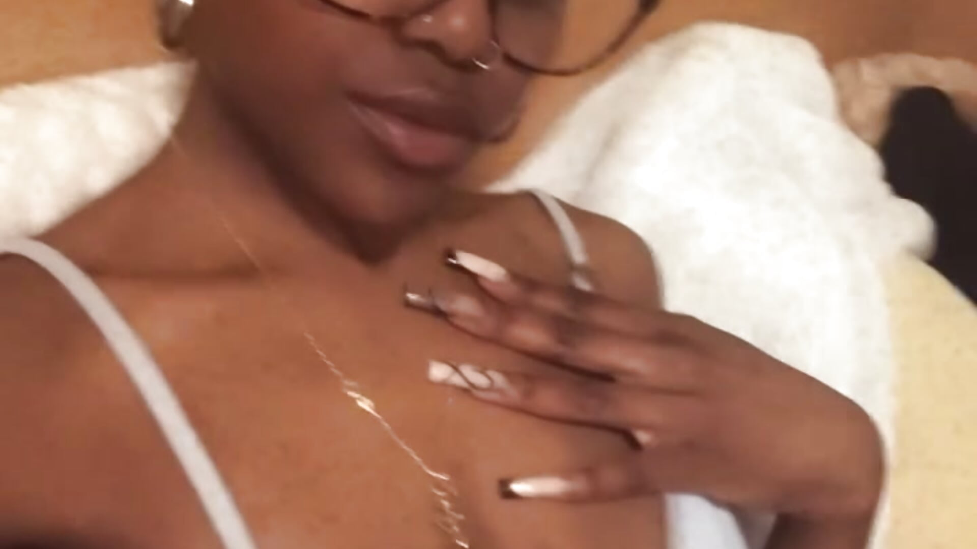 0A1D883C-43DD-4593-9527-9578FC1B437C - video by MissAngel-05 cam model