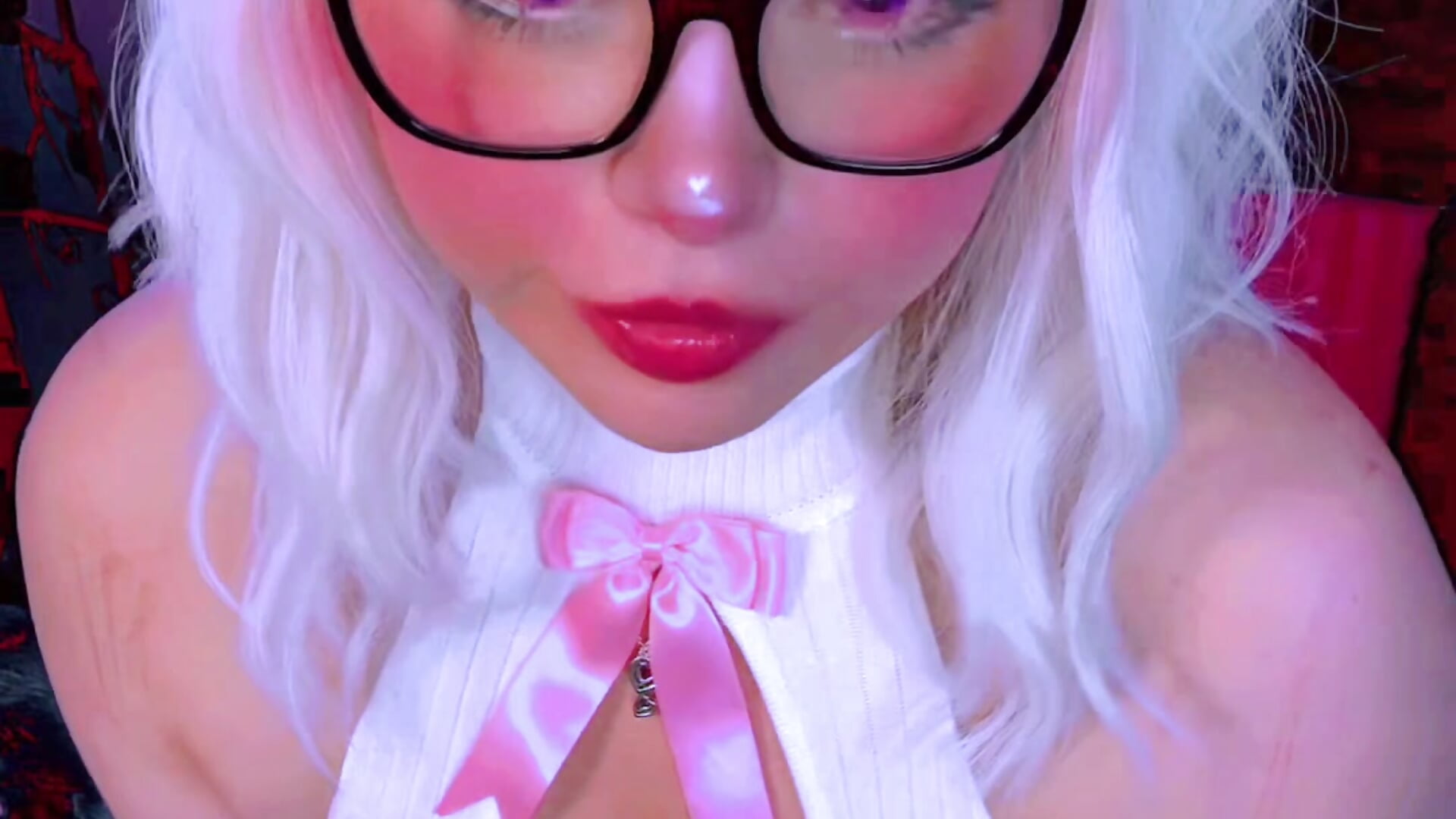 Kiss kiss ❤️‍🔥🍬 - video by Vanelope_sweet_ cam model