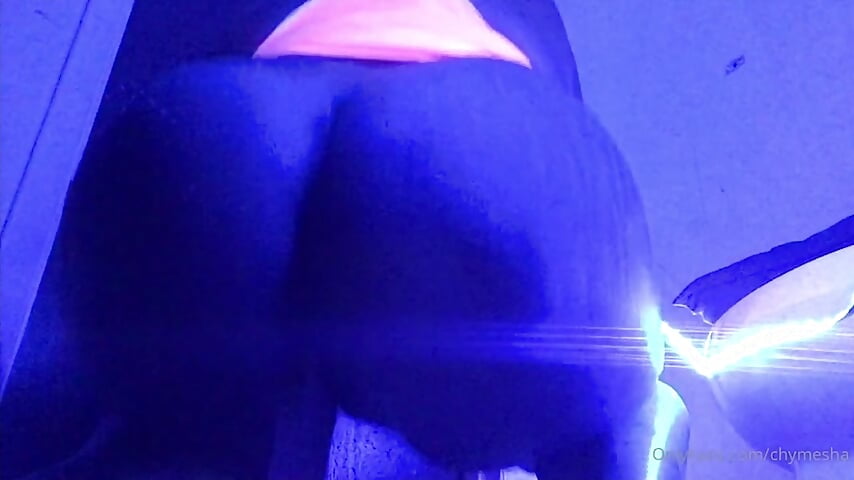 Bouncing Neon Lights - video by TharealBunn cam model