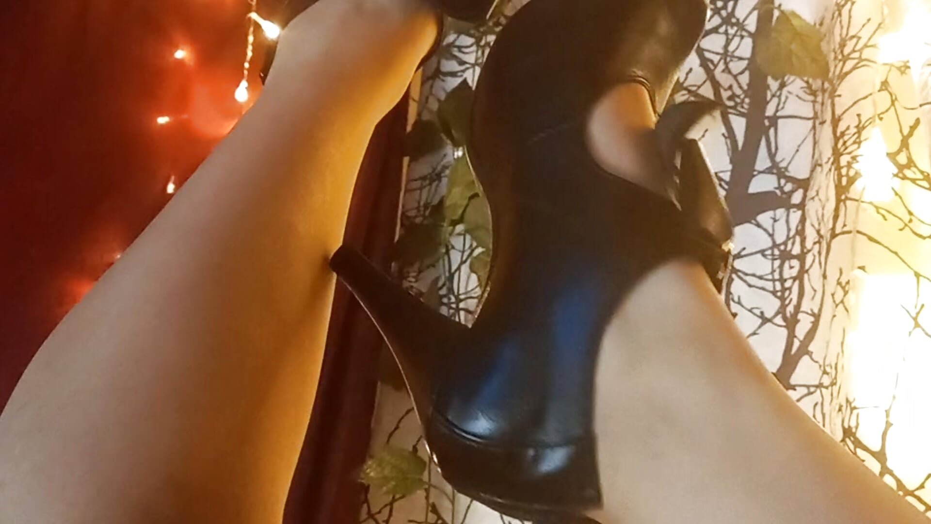 My heels wait for you - video by goddesskatya cam model