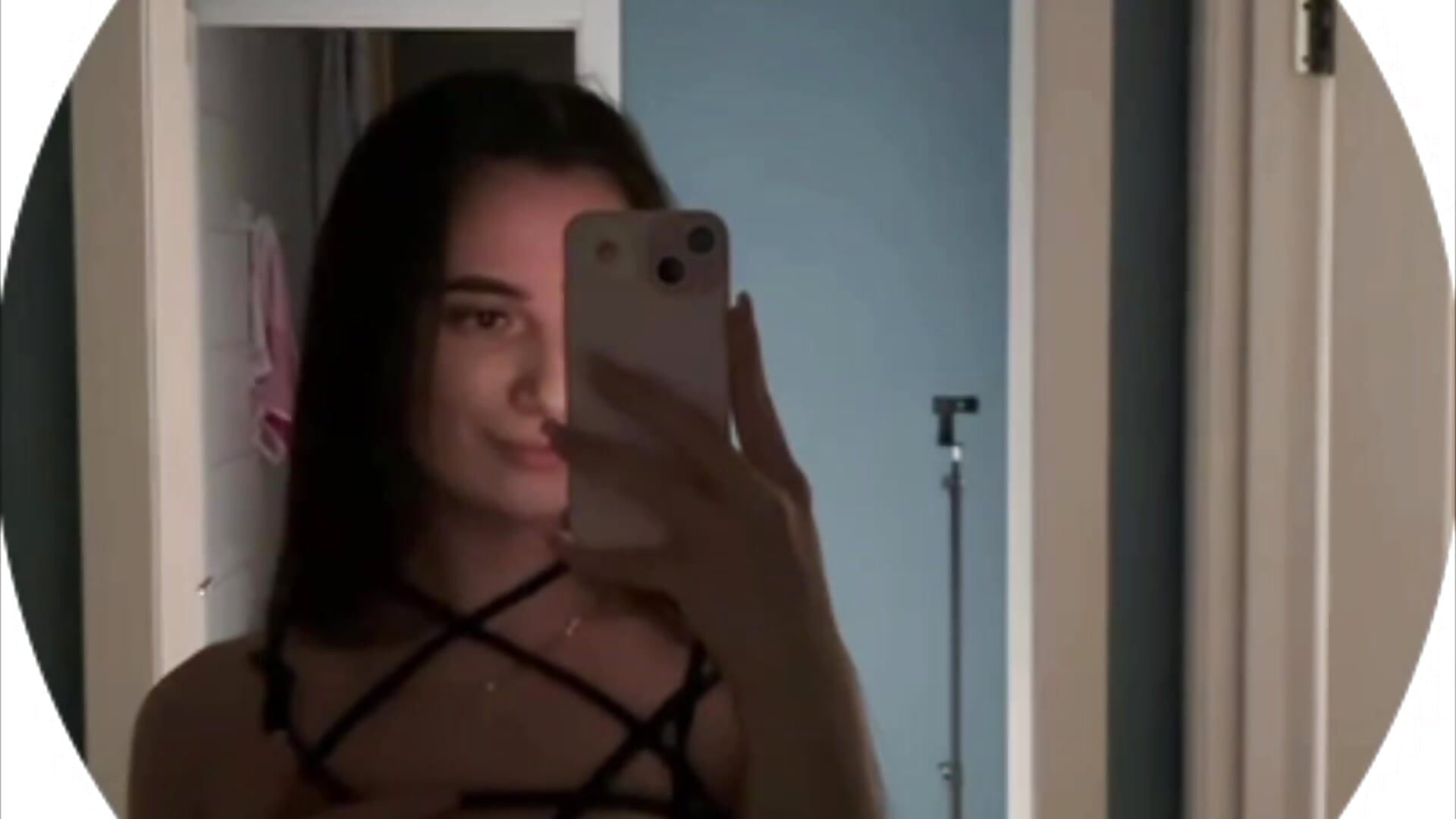 Tie me up and put me on my knees😏 - video by Luna_Raee cam model