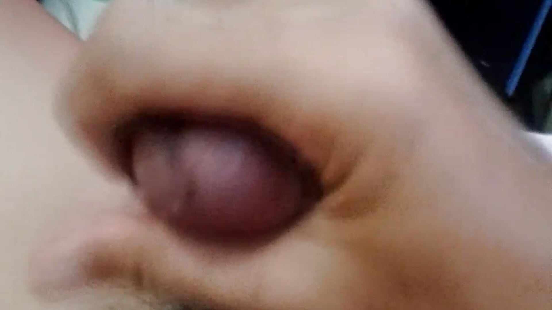 CLOSE UP CUMSHOW
